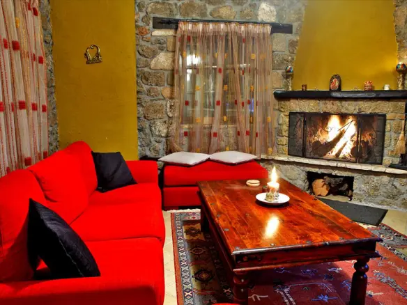 4-bedroom Hotel In Xilokastro, Greece (241 M²)