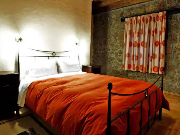 4-bedroom Hotel In Xilokastro, Greece (241 M²)