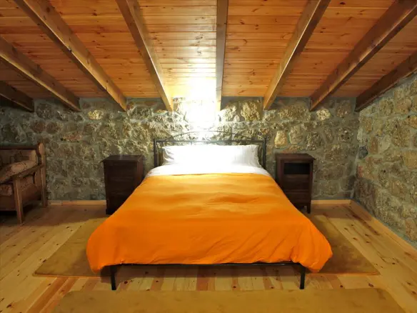 4-bedroom Hotel In Xilokastro, Greece (241 M²)