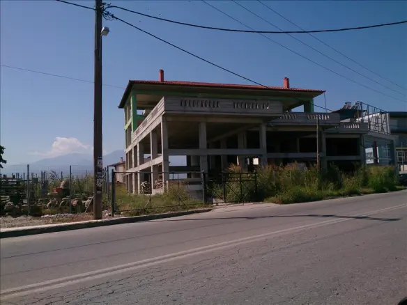 Business In Greece (1.260 M²)