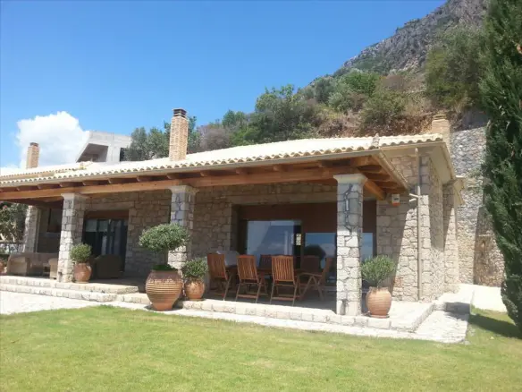 4-bedroom Villa In Kalamata, Greece (484 M²)