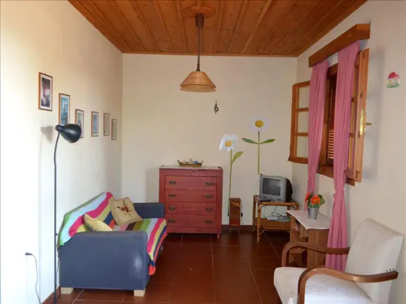 Business In Main Town Area, Greece (70 M²)