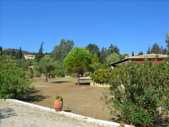 Business In Main Town Area, Greece (70 M²)