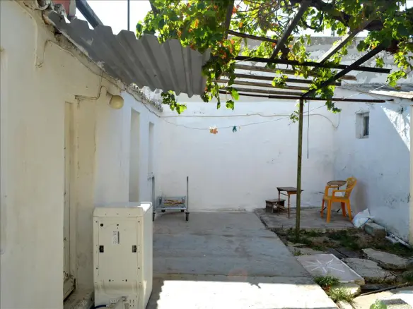2-bedroom Detached House In Elefsina, Greece (120 M²)