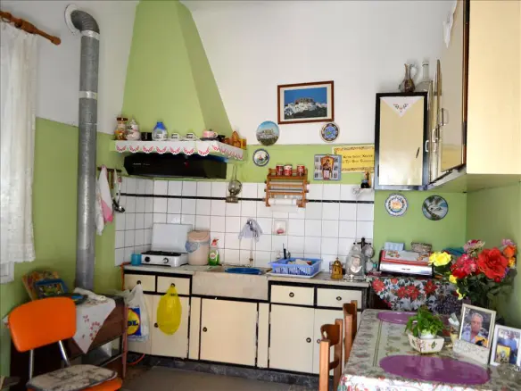 2-bedroom Detached House In Elefsina, Greece (120 M²)