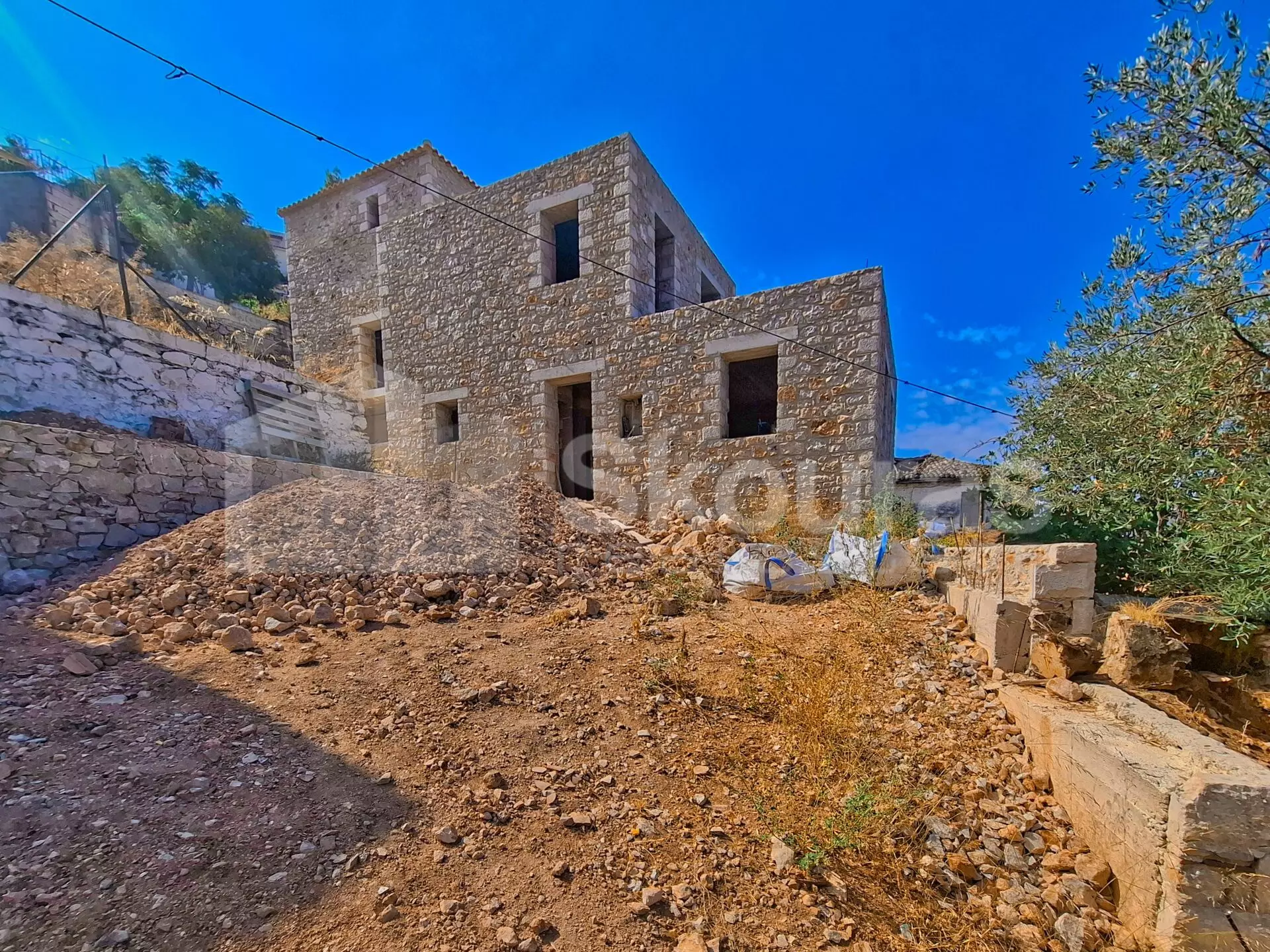 83bfb1e3b43d4fa39576567cfc998e4c