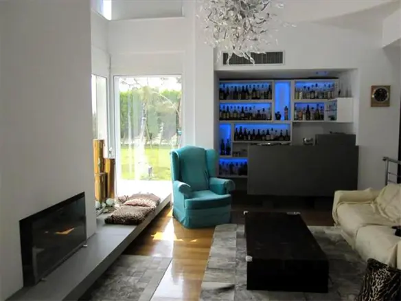 4-bedroom Villa In Antirrio, Greece (450 M²)