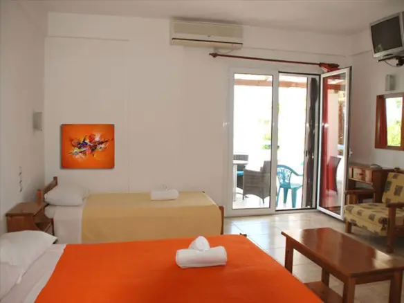 Hotel In Dytikis Achaias, Greece (768 M²)
