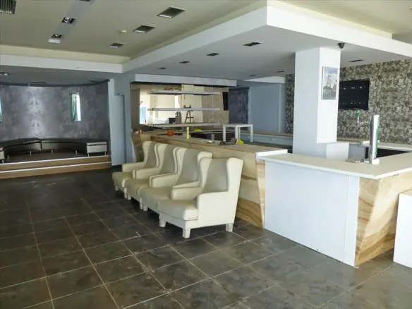Business In Greece (260 M²)