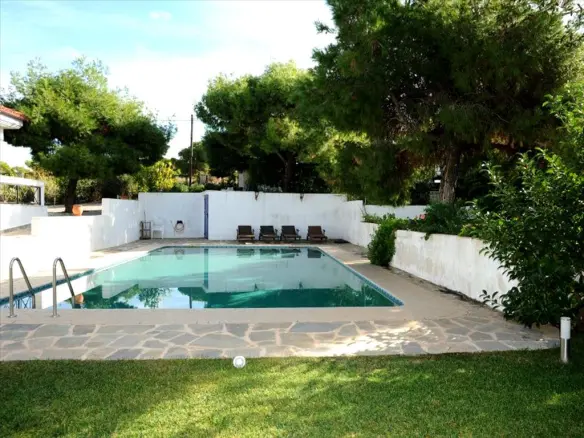 6-bedroom Villa In Loutraki-perachora, Greece (380 M²)