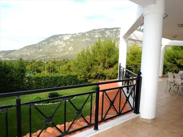 6-bedroom Villa In Loutraki-perachora, Greece (380 M²)