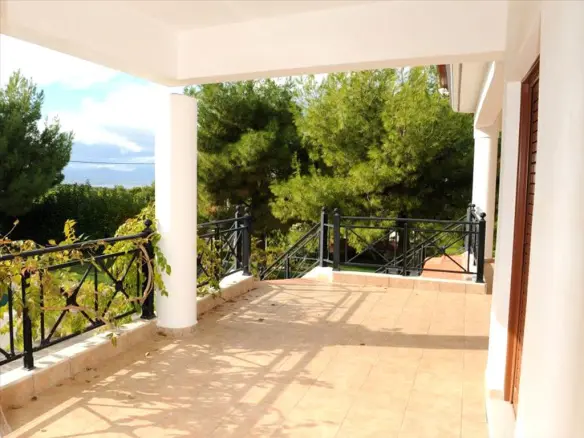 6-bedroom Villa In Loutraki-perachora, Greece (380 M²)