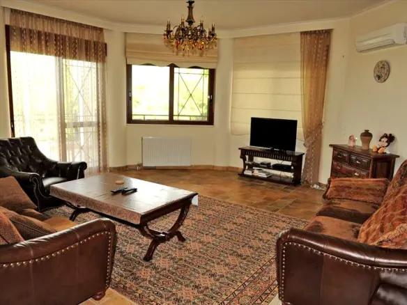 6-bedroom Villa In Loutraki-perachora, Greece (380 M²)