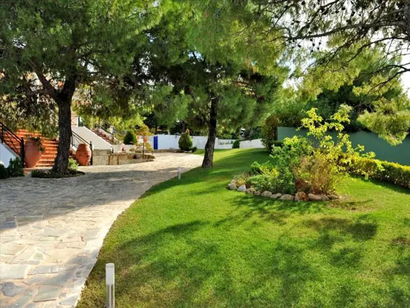6-bedroom Villa In Loutraki-perachora, Greece (380 M²)