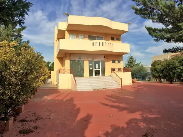 Business In Koropi, Greece (270 M²)