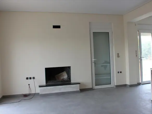 4-bedroom Maisonette In Kalivia Thorikou, Greece (220 M²)