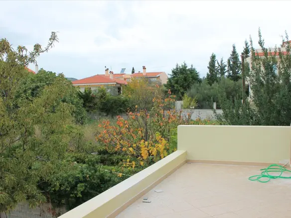 4-bedroom Maisonette In Kalivia Thorikou, Greece (220 M²)