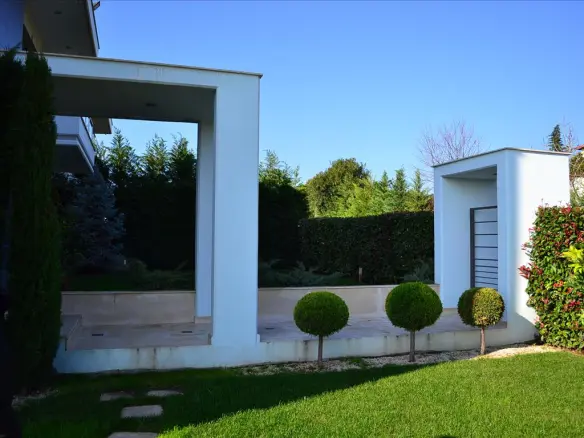 Villa In Panorama, Greece (420 M²)