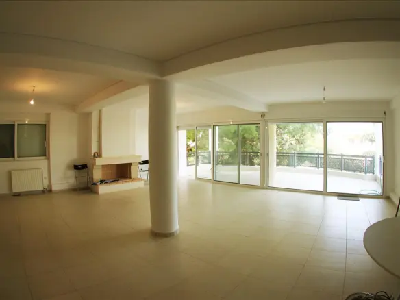 4-bedroom Flat In Greece (175 M²)