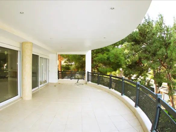 4-bedroom Flat In Greece (175 M²)