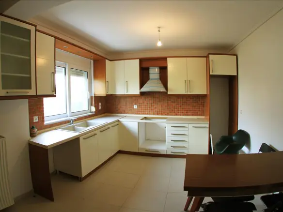 4-bedroom Flat In Greece (175 M²)