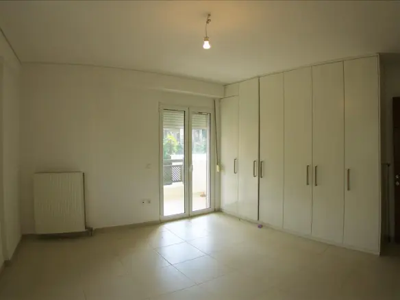4-bedroom Flat In Greece (175 M²)