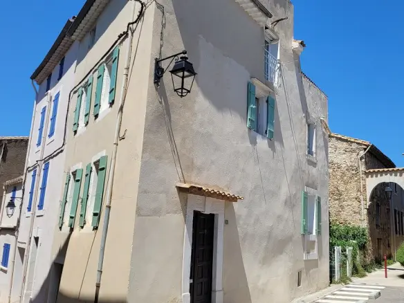 2-bedroom House In Laurens, France (92 M²)