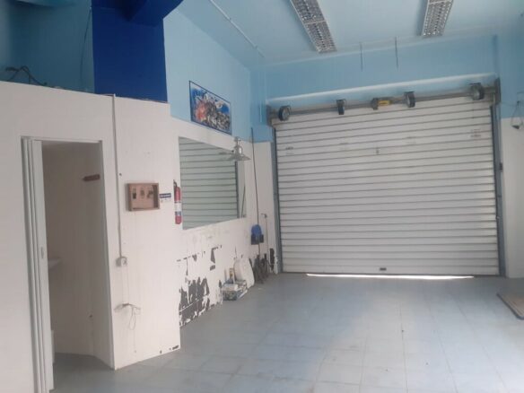 Business In Goudi, Greece (64 M²)