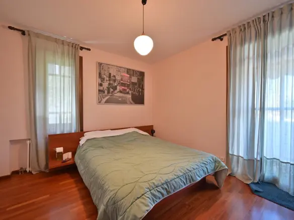 4-bedroom Detached House In Voula, Greece (304 M²)