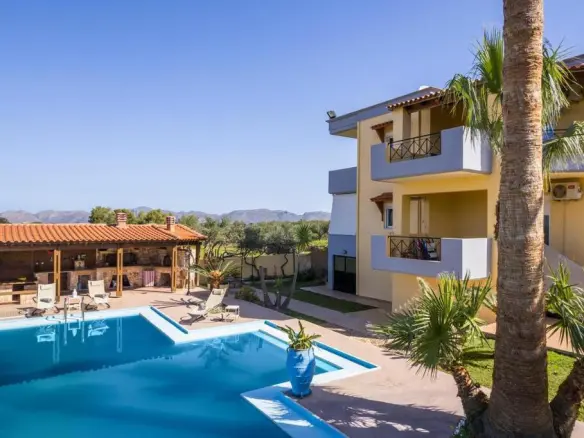 5-bedroom Business In Akrotiri, Greece (310 M²)
