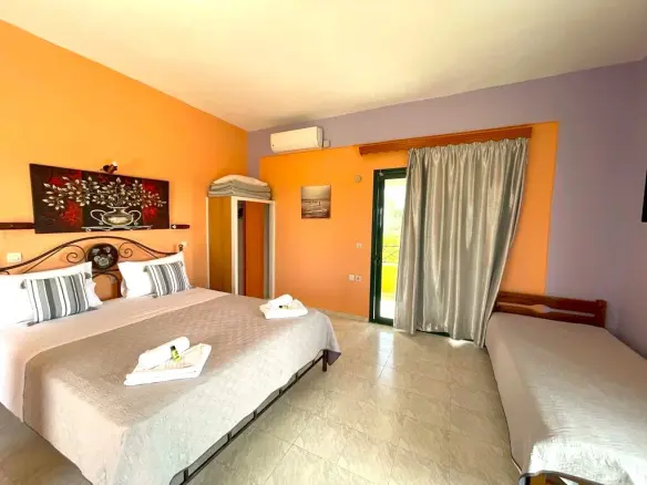 Hotel In Corfu, Greece (1.000 M²)