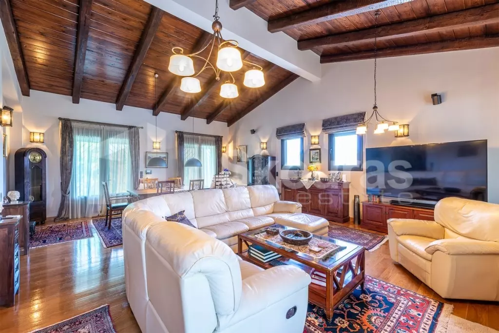 b53c42e283cd4b51bfc2fc45933a44f0