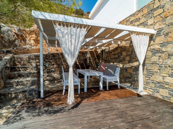 4-bedroom Villa In Agios Nikolaos, Greece (280 M²)