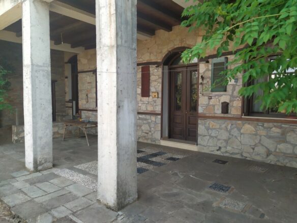Building In Thermaikos, Greece (850 M²)