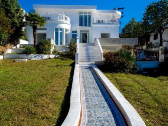 6-bedroom Villa In Oreokastro, Greece (584 M²)