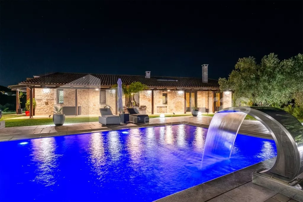 c3813136ec664f9c952252a977dd7a57