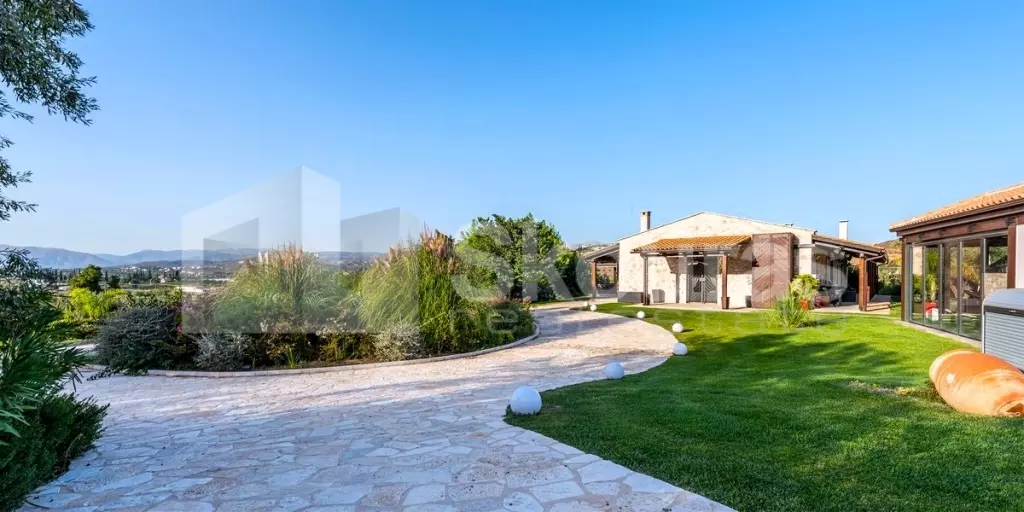 ca0a4d1da5864d57805d5599a8a886de