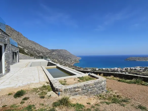 2-bedroom Villa In Agios Nikolaos, Greece (197 M²)
