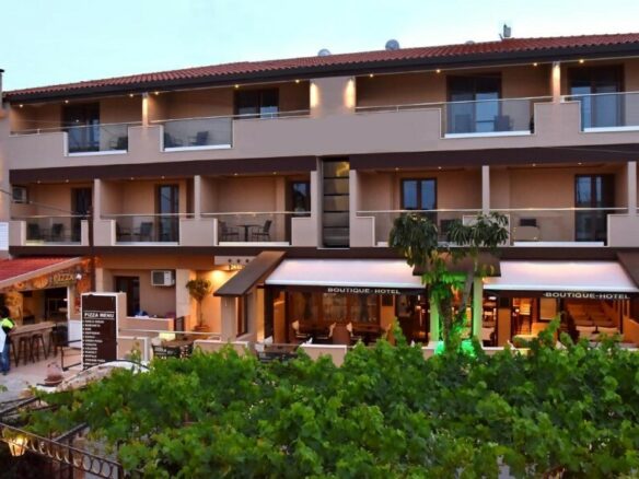 Hotel In Mallia, Greece (1.000 M²)