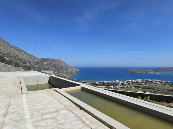 2-bedroom Villa In Agios Nikolaos, Greece (197 M²)