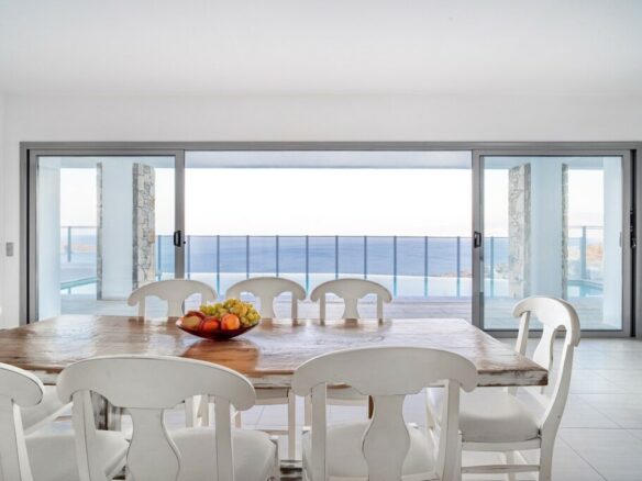 4-bedroom Villa In Agios Nikolaos, Greece (280 M²)