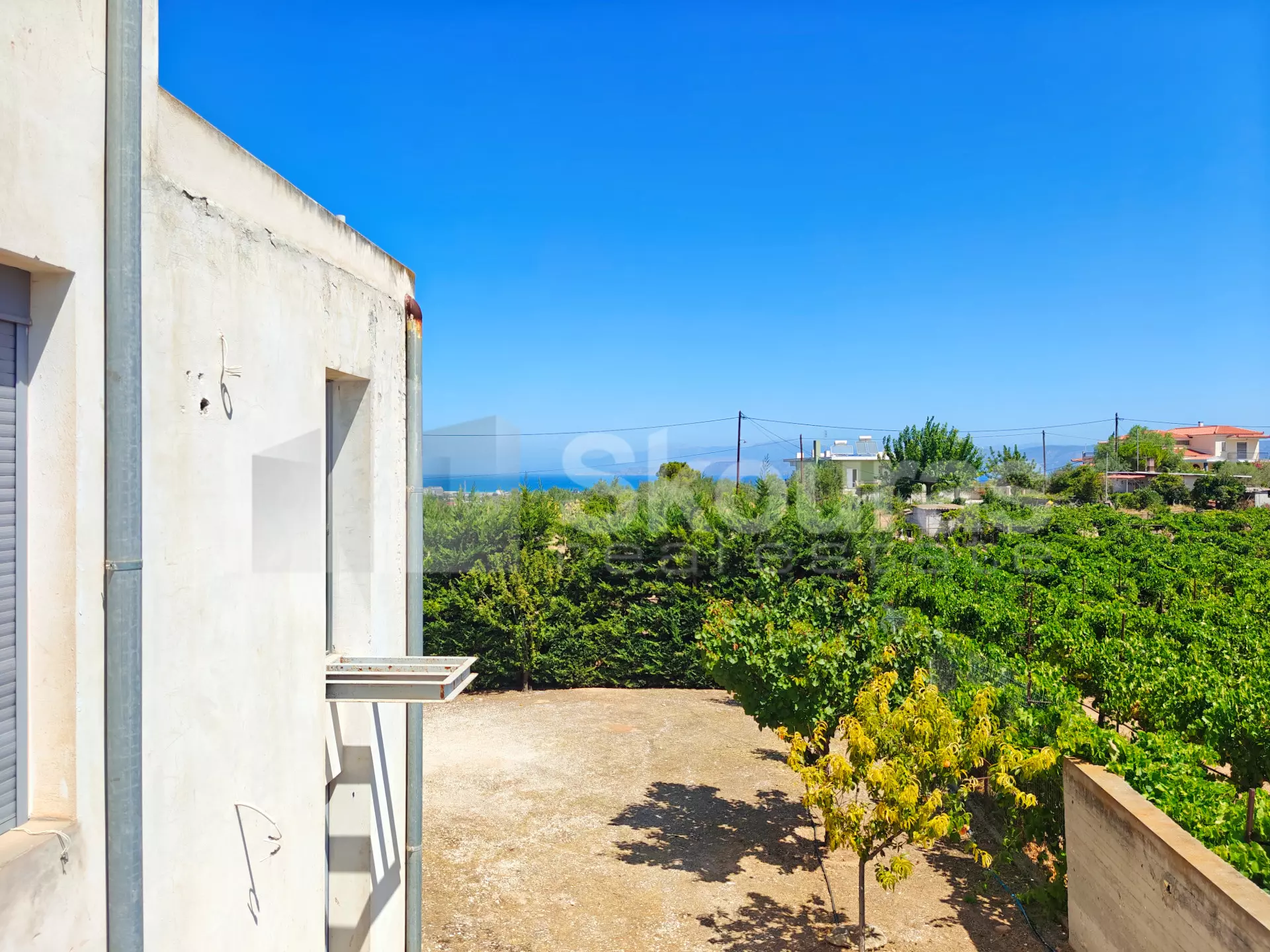 ebae550b871f4586ae87f83dd6c495f2