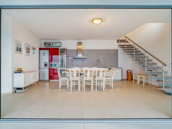 4-bedroom Villa In Agios Nikolaos, Greece (280 M²)