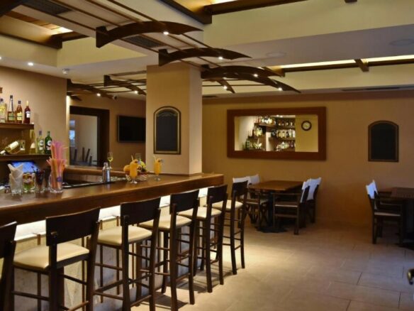 Hotel In Mallia, Greece (1.000 M²)