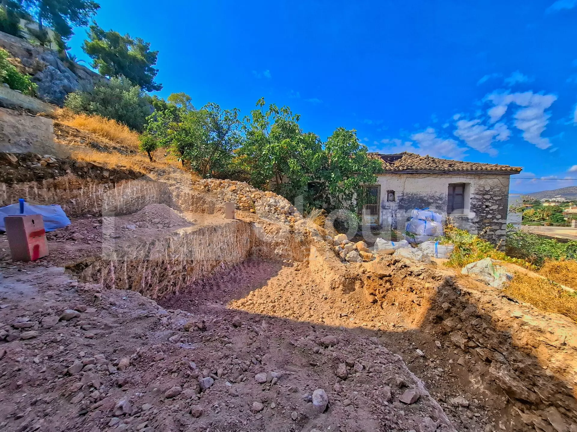 f1605cc42e6c46288a4a54346344b0ff