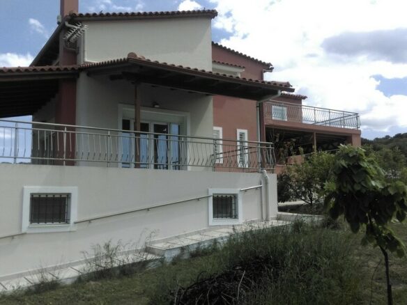 Detached House In Greece (375 M²)