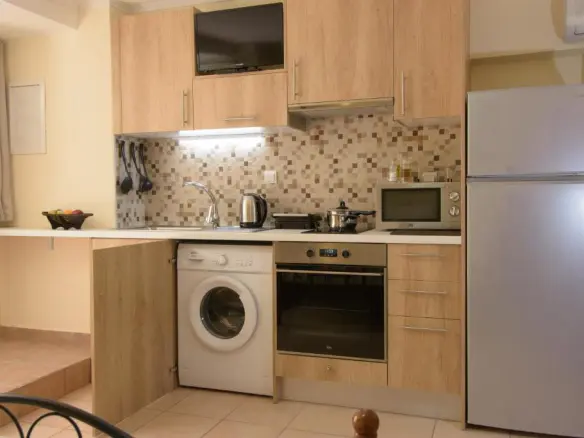 Hotel In Agios Nikolaos, Greece (1.500 M²)