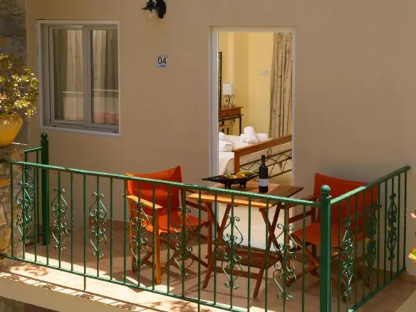 Hotel In Agios Nikolaos, Greece (1.500 M²)