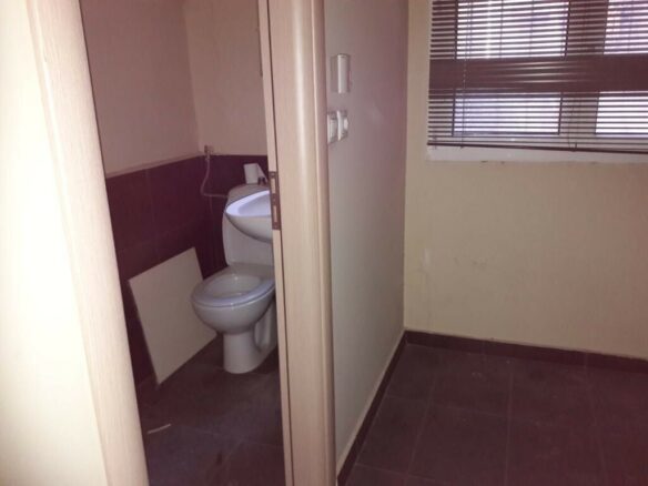 125 M² Commercial Space Available In Central Greece