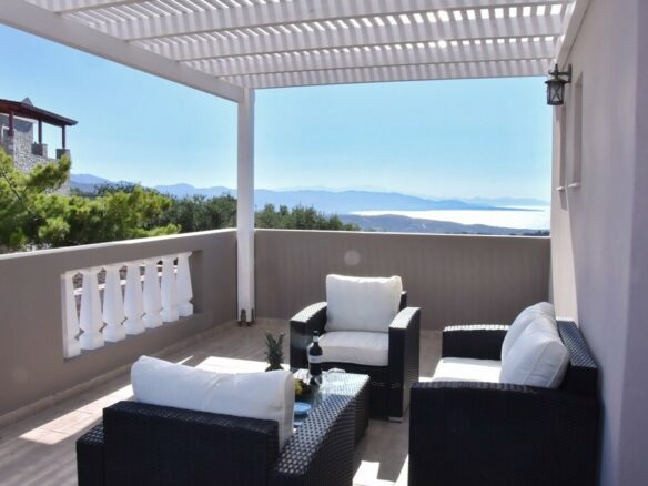 2-bedroom Maisonette In Neapoli, Greece (110 M²)